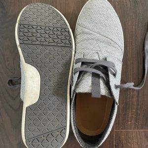TOMs Sneakers Size 7.5